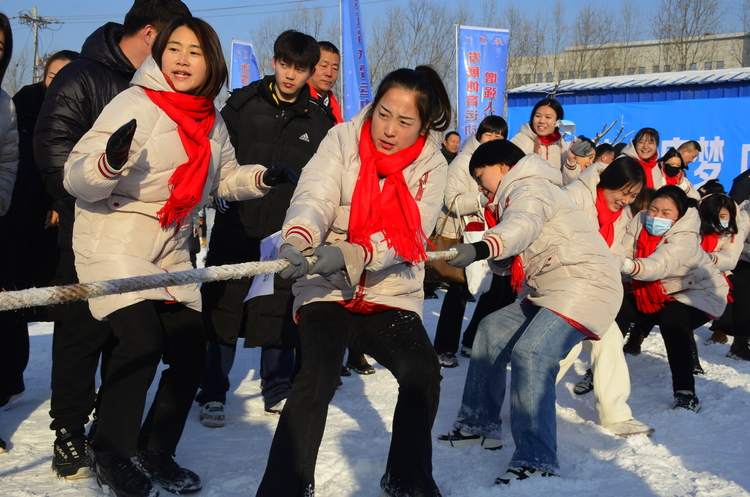 河北定興：冰雪運動“熱”起來_fororder_004.JPG