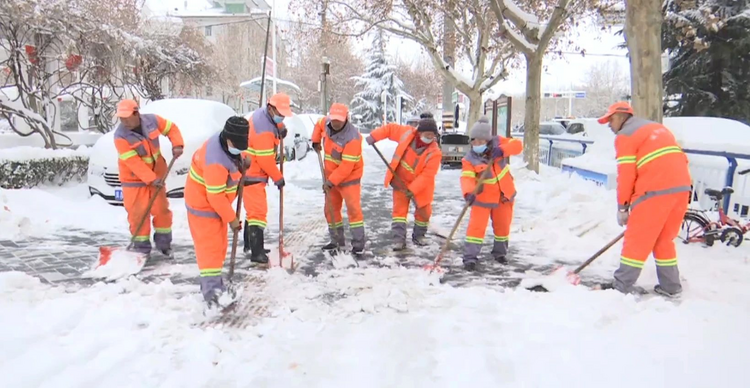 石家莊市鹿泉區：連續奮戰清融雪 全力以赴保暢通_fororder_2