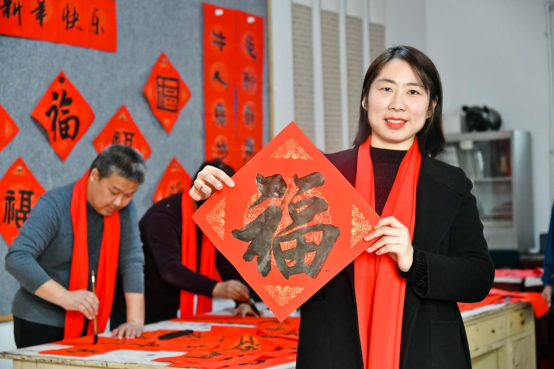 邯鄲冀南新區：揮毫潑墨迎新春 辰龍納福送春聯_fororder_邯鄲冀南新區：揮毫潑墨迎新春 辰龍納福送春聯414