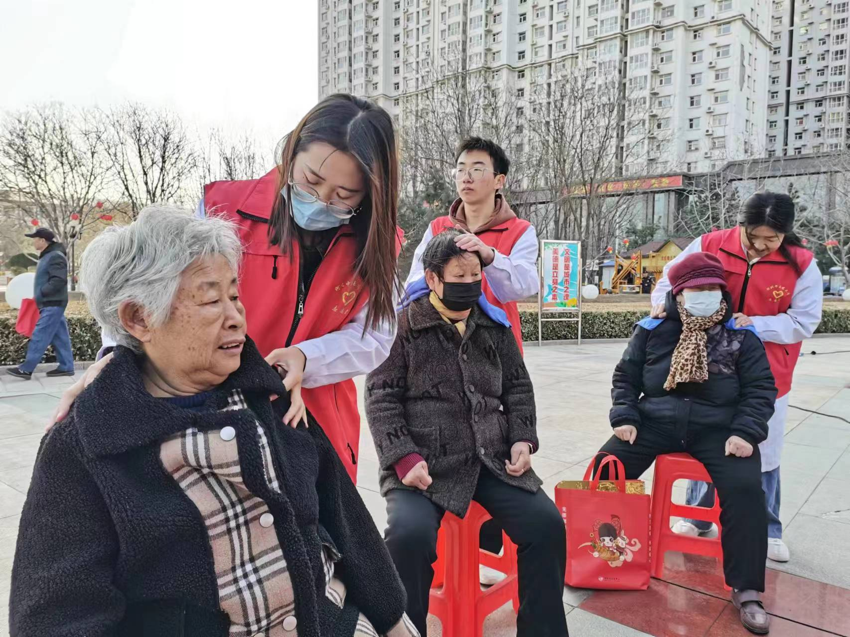 石家莊市鹿泉區：“學雷鋒”青年志願服務市集活動啟動_fororder_圖片1