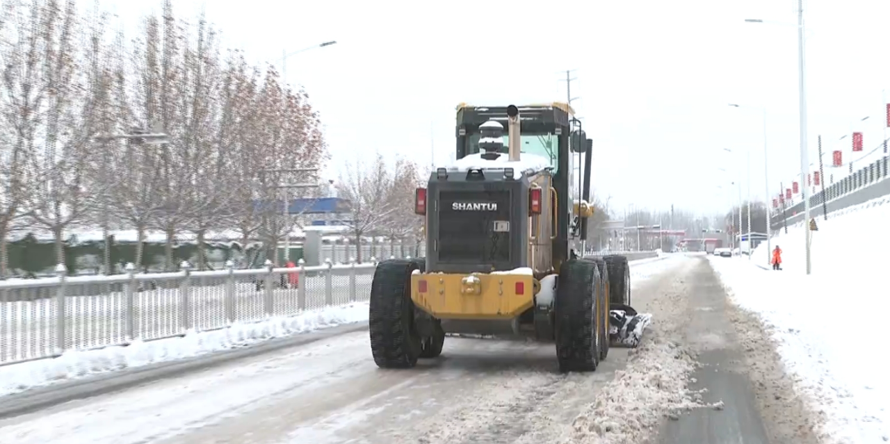 石家莊市鹿泉區：連續奮戰清融雪 全力以赴保暢通_fororder_3