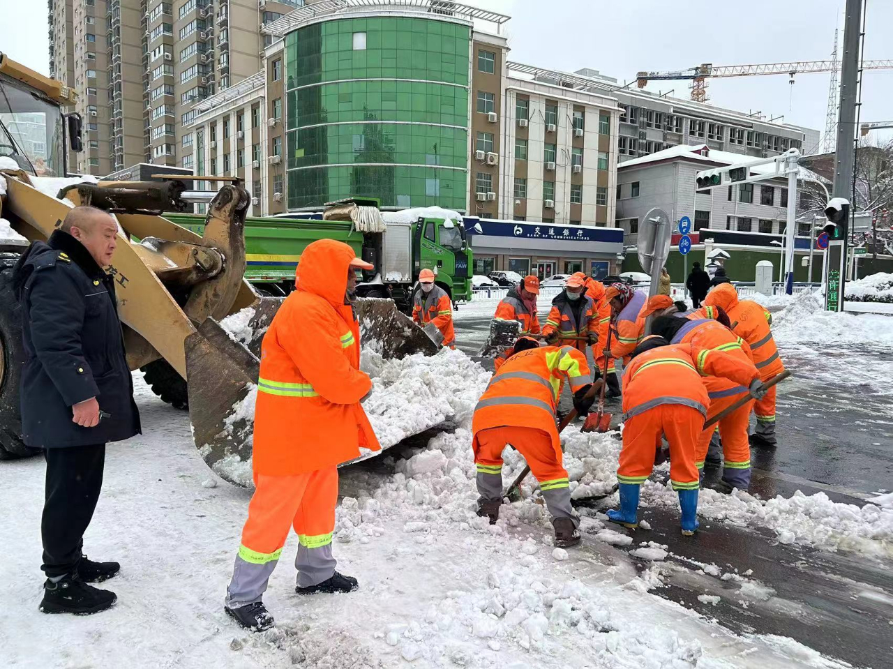 石家莊市鹿泉區：連續奮戰清融雪 全力以赴保暢通_fororder_1
