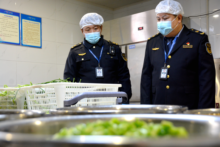 河北秦皇島：護航開學季 築牢校園食品“安全網”_fororder_圖片 1