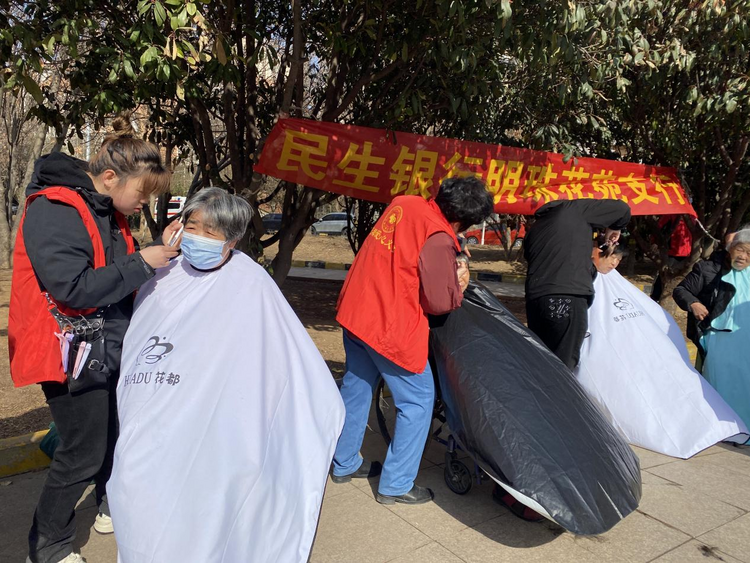 石家莊市新華區：公益“大集”進社區 為民服務零距離_fororder_圖片 3