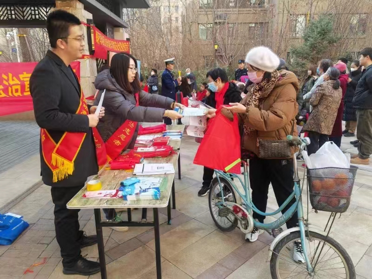 芬芳三月 熱辣滾燙！ 裕華區開展“三八”維權周法治宣傳進社區活動_fororder_圖片3