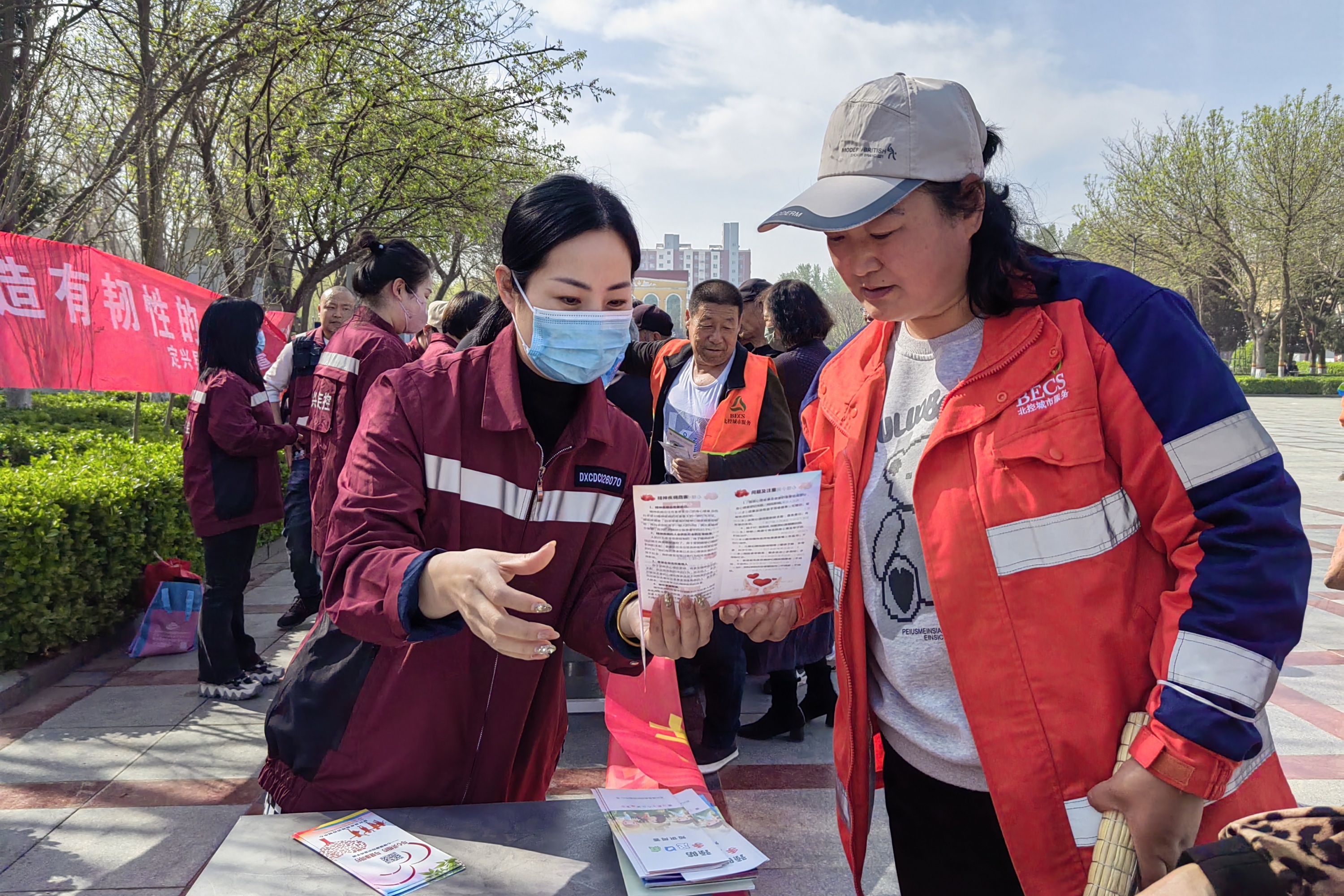 河北定興：普及健康知識，築牢衛生防線_fororder_003