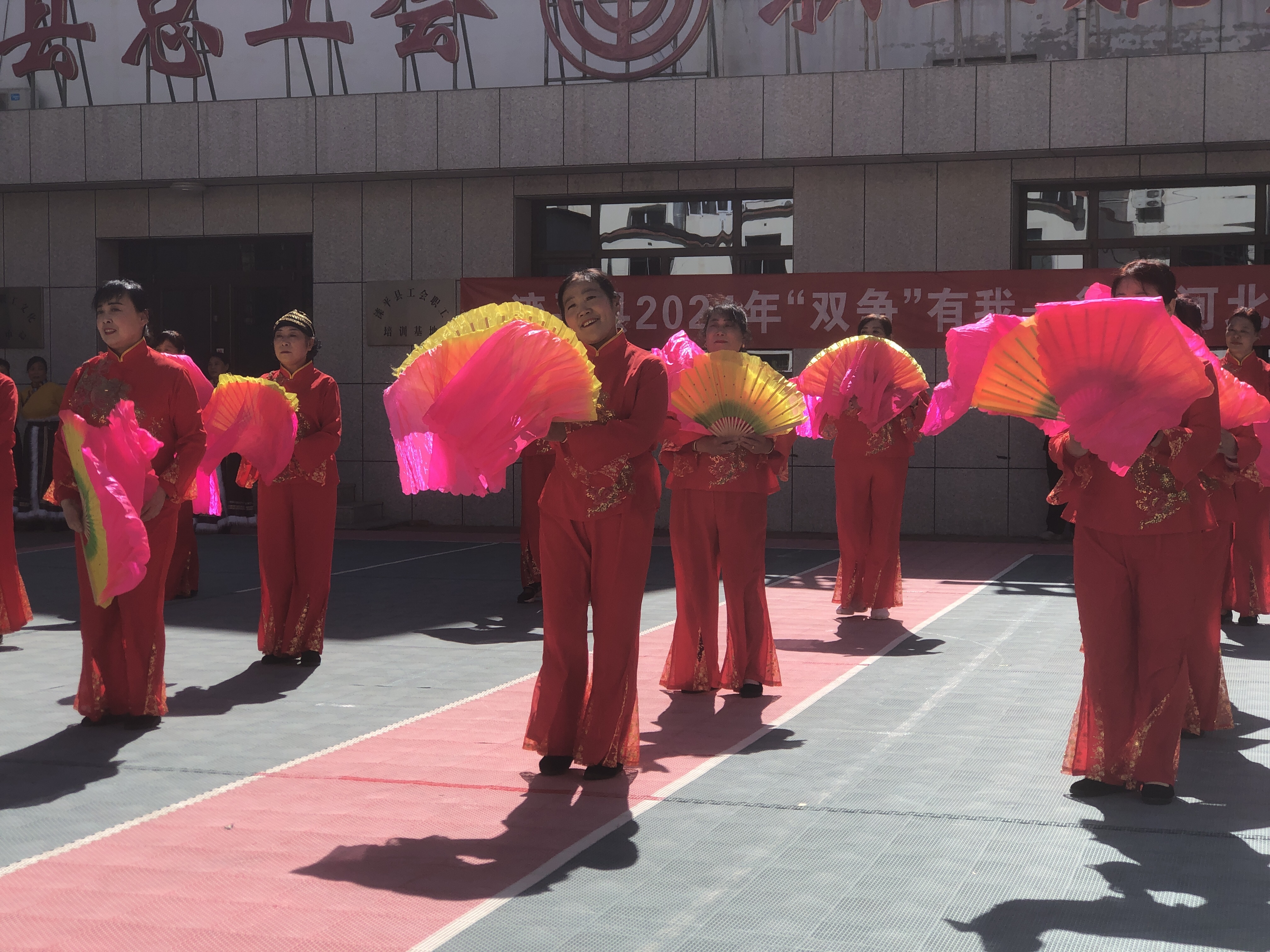 承德市灤平縣舉辦“雙爭”有我—“舞動河北大家跳”群眾廣場舞匯演_fororder_灤平縣舉辦“雙爭”有我—“舞動河北大家跳”群眾廣場舞匯演 (1)