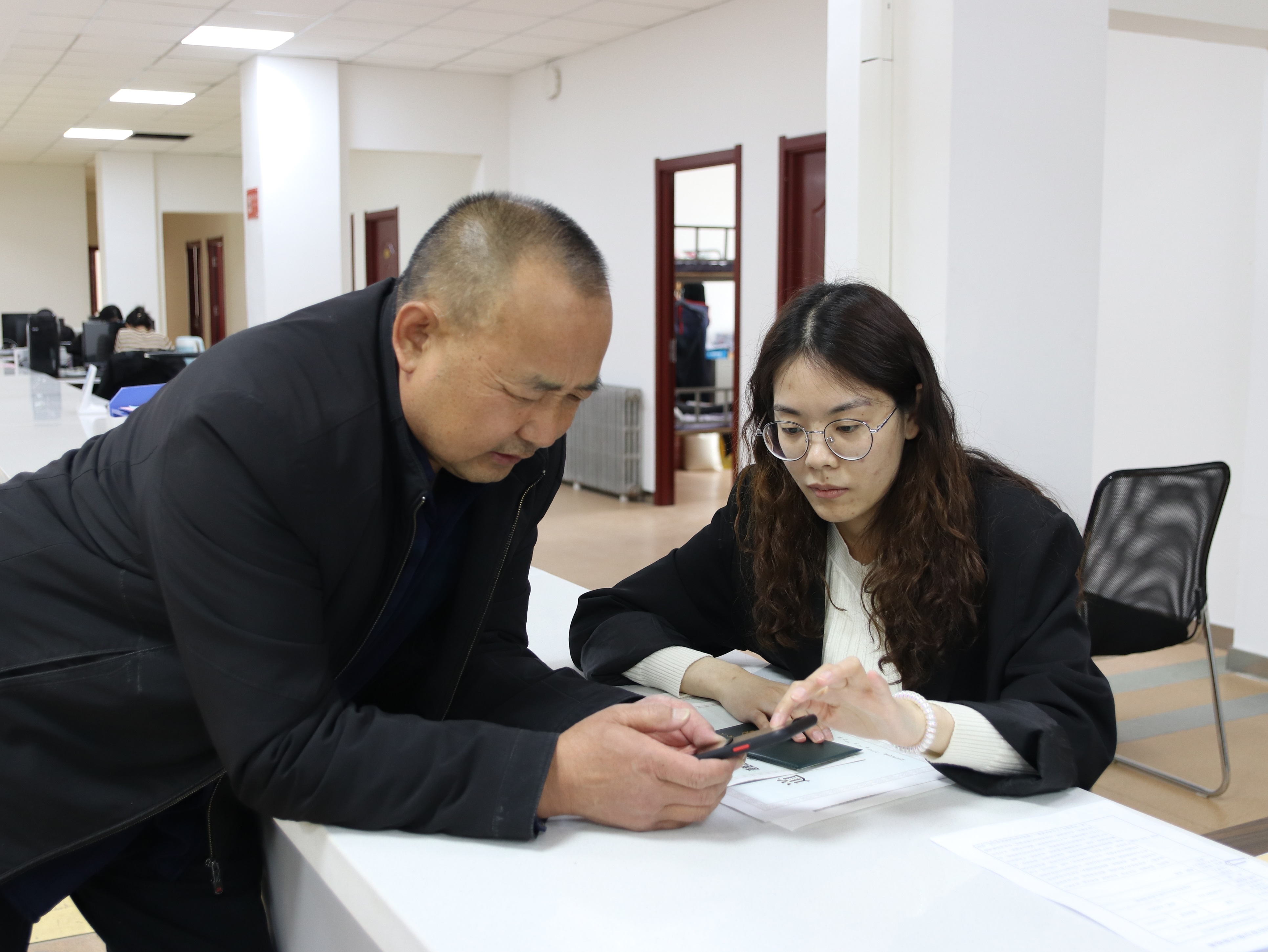 保定博野：證照聯銷一件事 一次辦好更高效_fororder_3