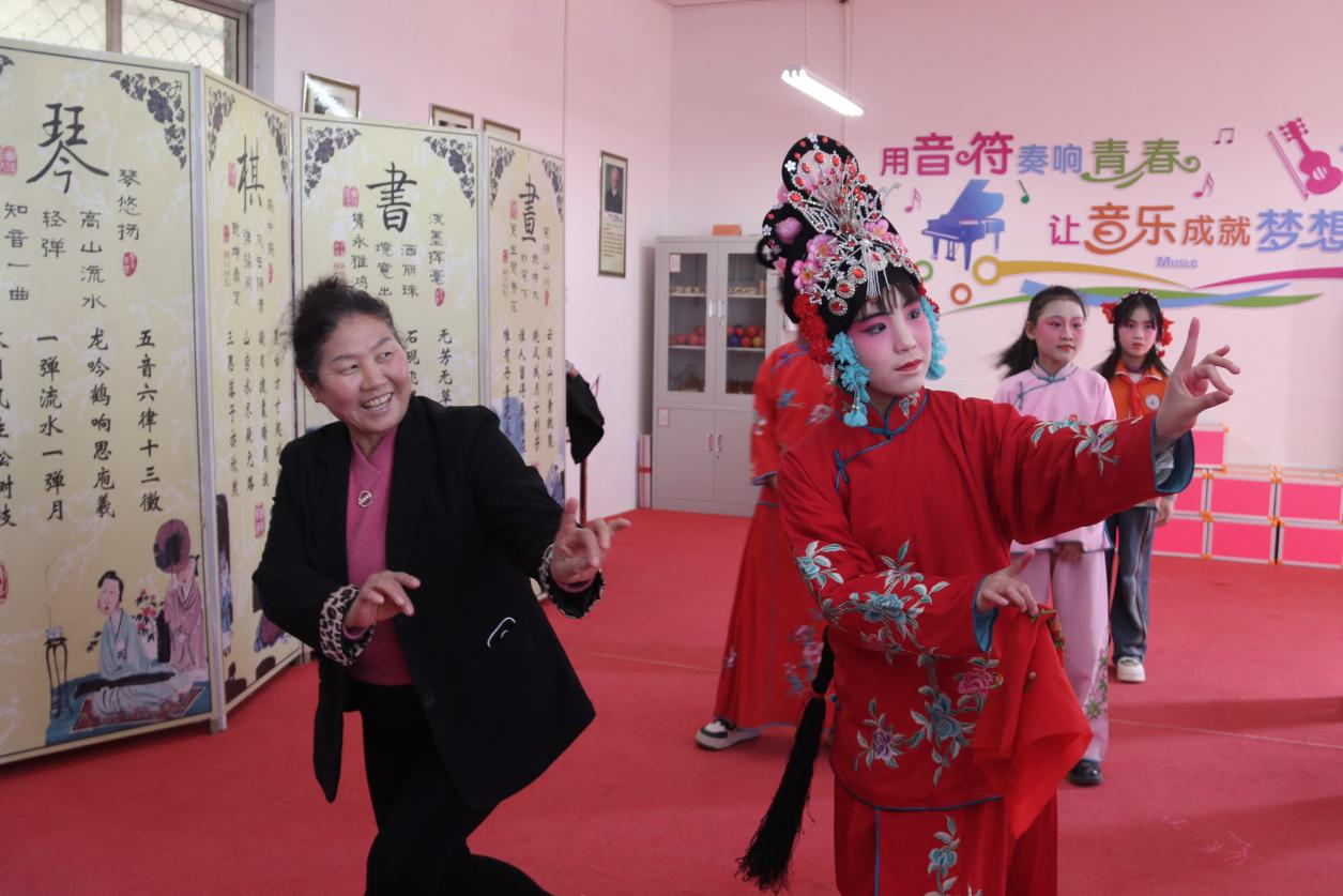 河北青縣：戲曲進校園 非遺共傳承_fororder_圖片 4