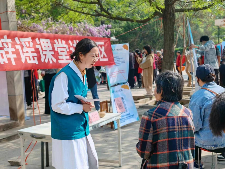 石家莊市新華區：網絡辟謠課堂進社區_fororder_圖片 2