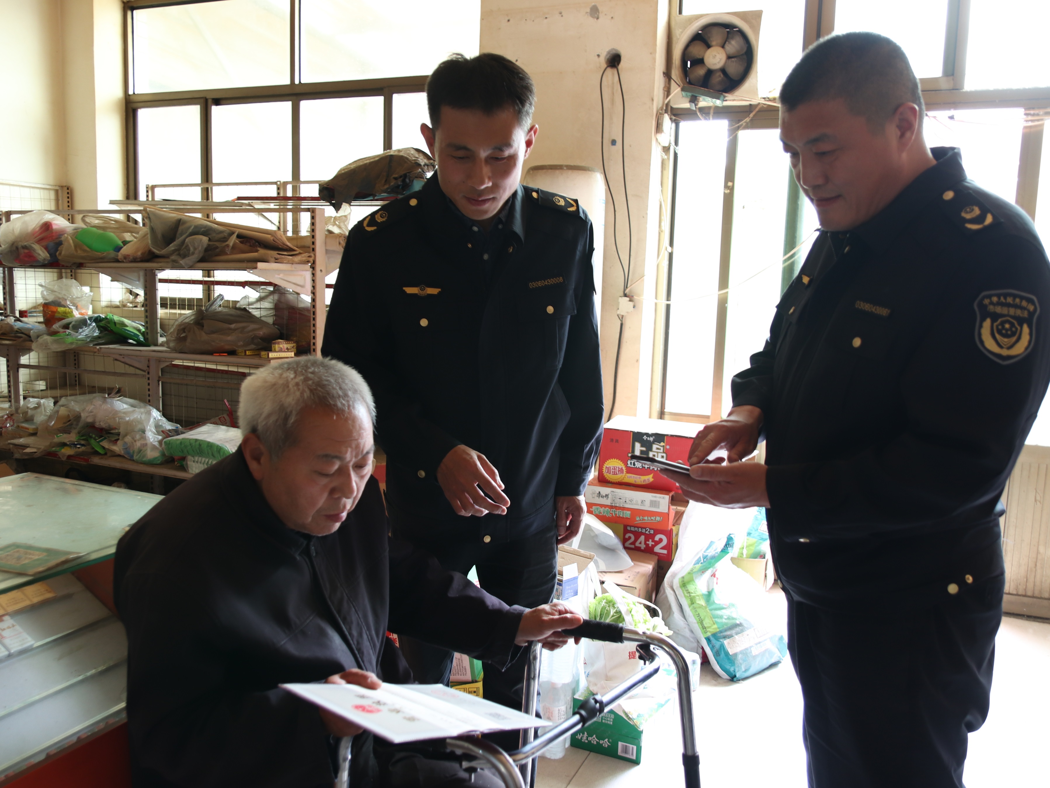 保定博野：年報指導送上門 暖心服務“零距離”_fororder_1