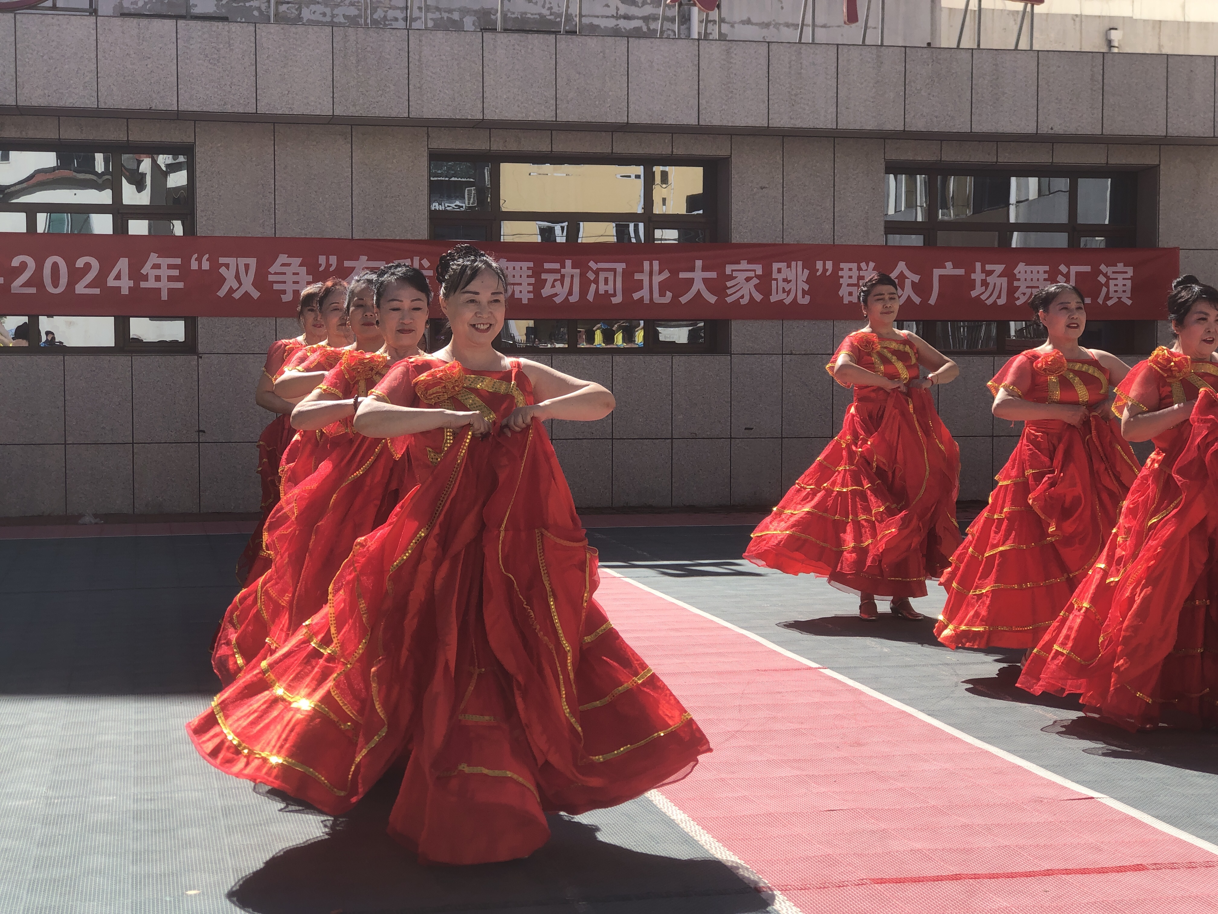 承德市灤平縣舉辦“雙爭”有我—“舞動河北大家跳”群眾廣場舞匯演_fororder_灤平縣舉辦“雙爭”有我—“舞動河北大家跳”群眾廣場舞匯演 (6)