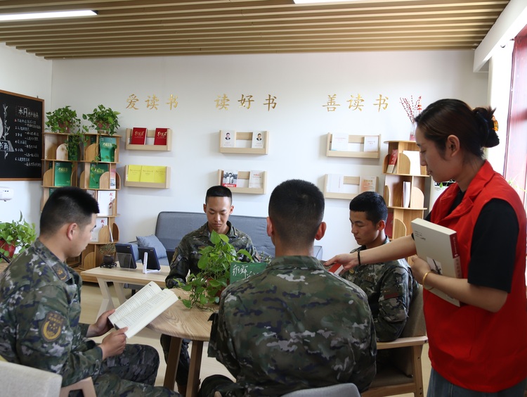 保定博野：志願服務進軍營 雙擁共建一家親_fororder_4