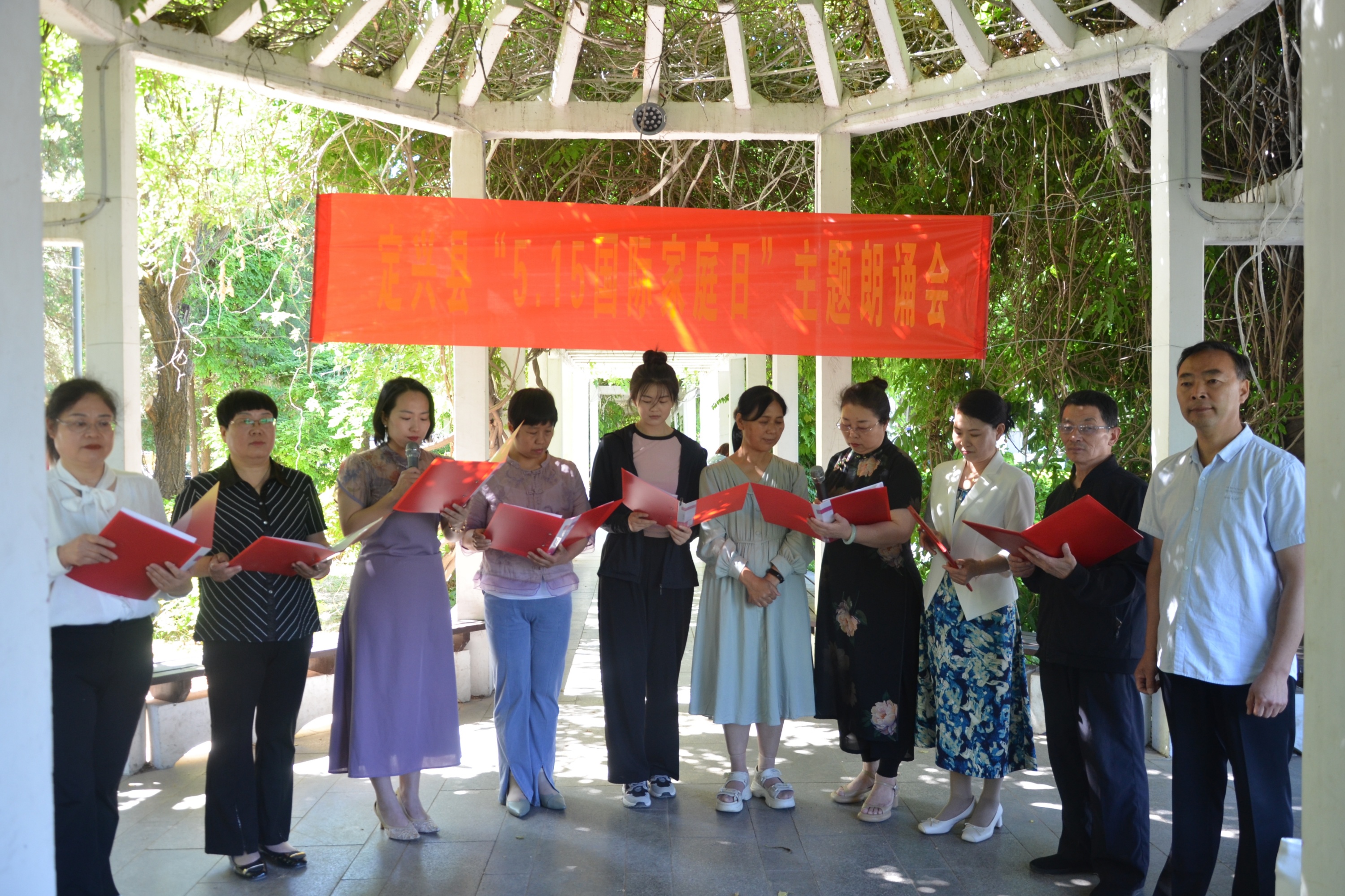 河北定興：“國際家庭日”宣傳 助力文明城市建設_fororder_003