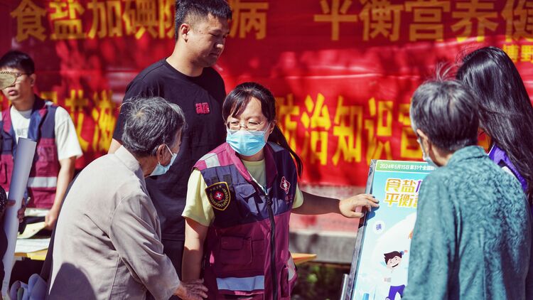 保定博野：義診宣傳送健康 攜手共築幸福家_fororder_4