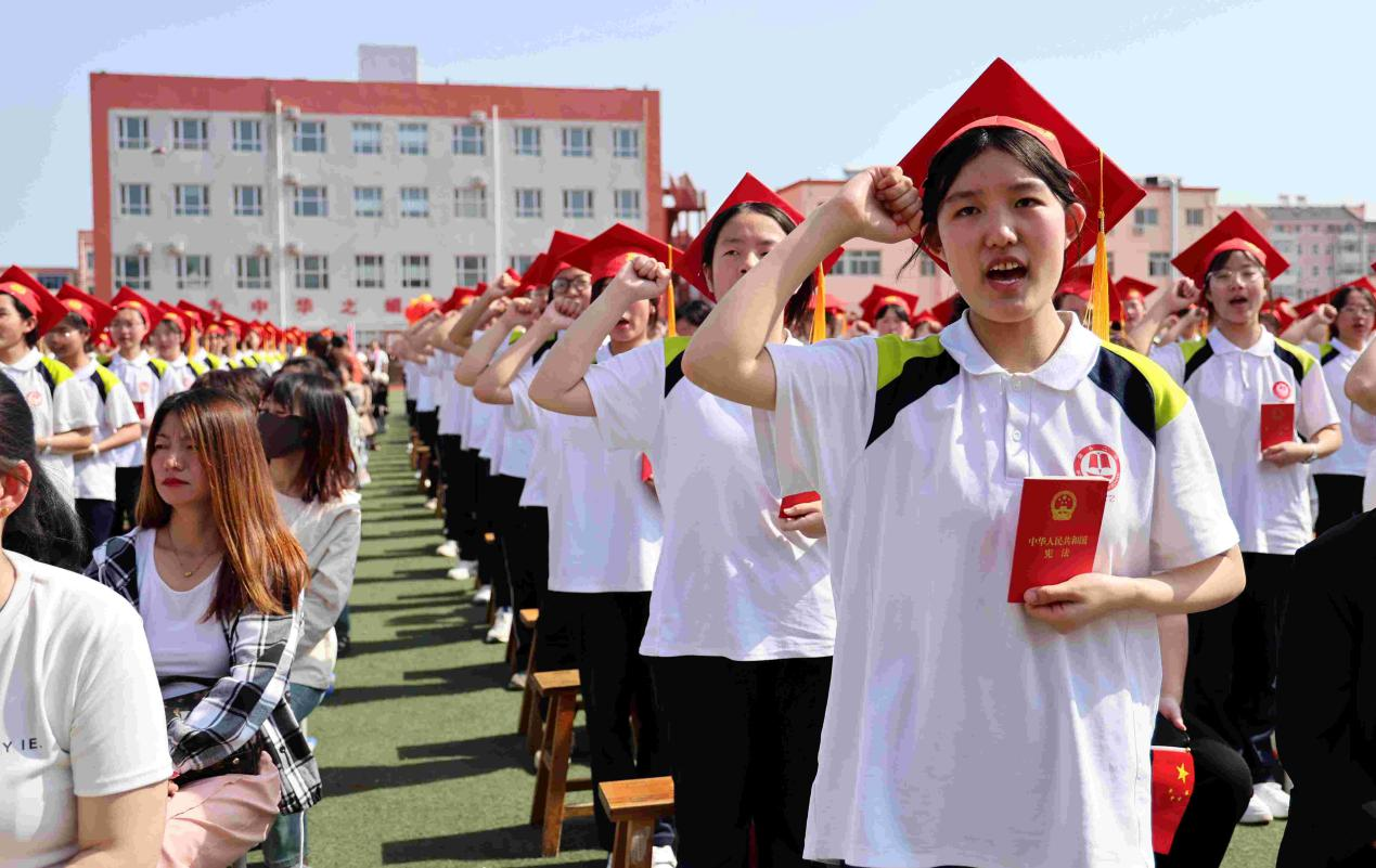 河北泊頭二中為1300名學生舉行成人禮_fororder_圖片 4