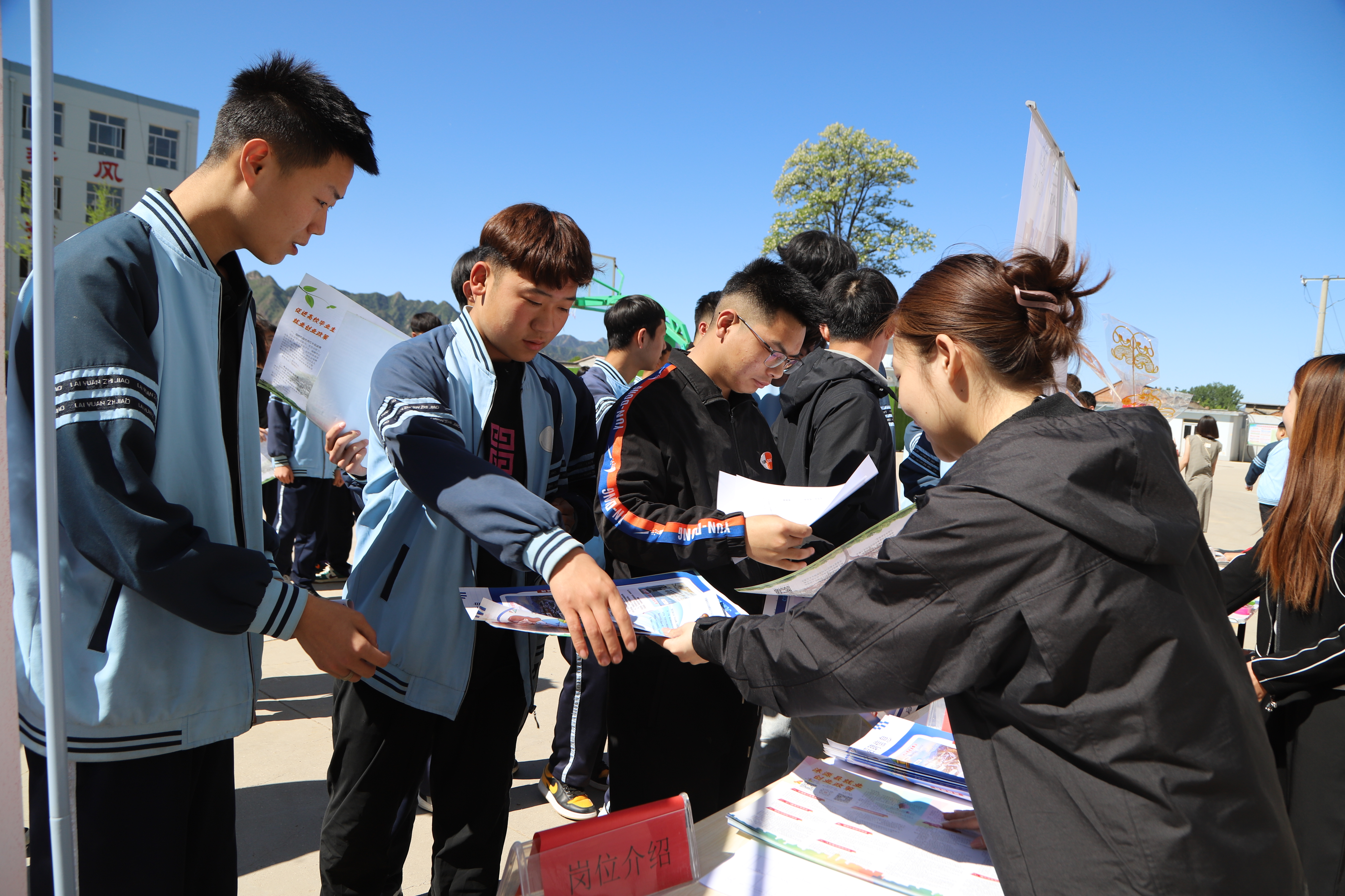 河北淶源：搭建校企合作平臺 助推企業進校園_fororder_3