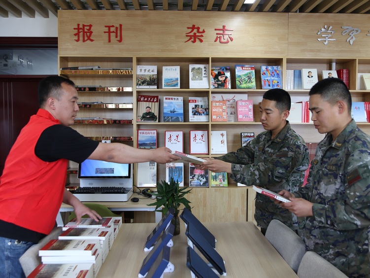 保定博野：志願服務進軍營 雙擁共建一家親_fororder_3