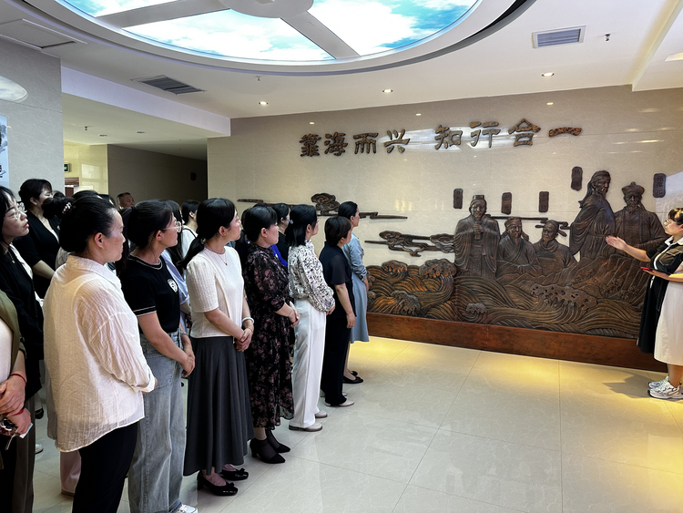 河北海興：發揮“半邊天”的“廉內助”作用_fororder_圖片 2