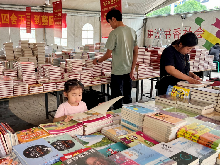 河北東光開展“護苗•綠書籤”閱讀宣傳推介活動_fororder_圖片 3