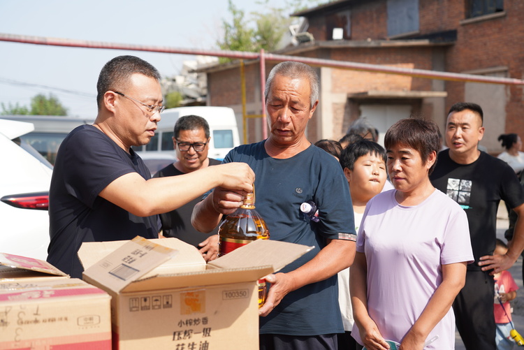 唐山開平：真情關愛暖童心_fororder_圖2.JPG