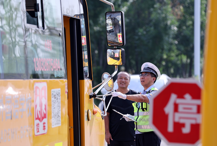 石家莊市鹿泉區：護航開學季 校車安全 大檢查_fororder_圖2