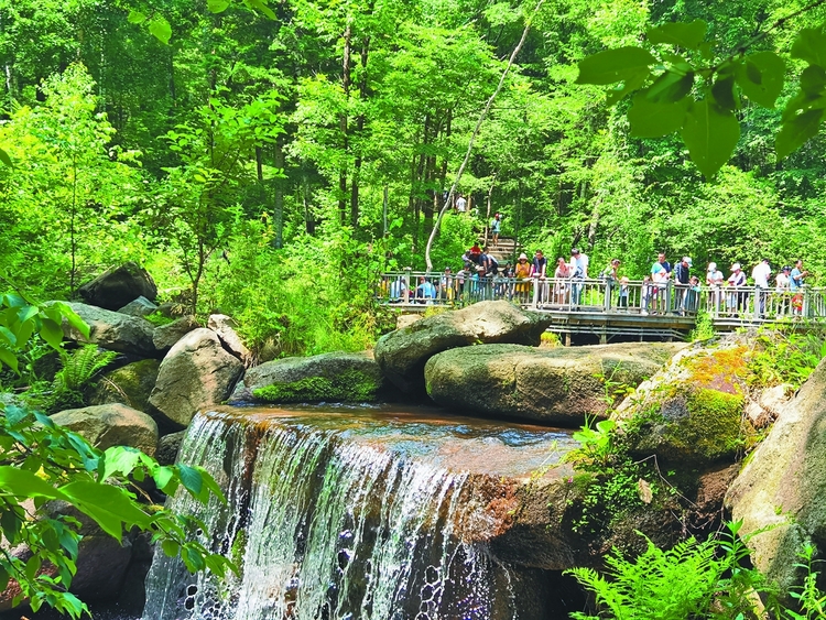 通河鏵子山清涼避暑引客來