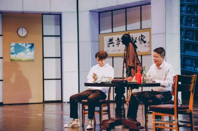 “線下劇場演出+線上網絡直播”雙渠道聯動｜話劇《你是春天》首輪演出引發熱烈反響