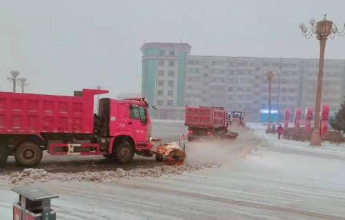 黑龍江多地降雪 各部門全力清雪保暢通