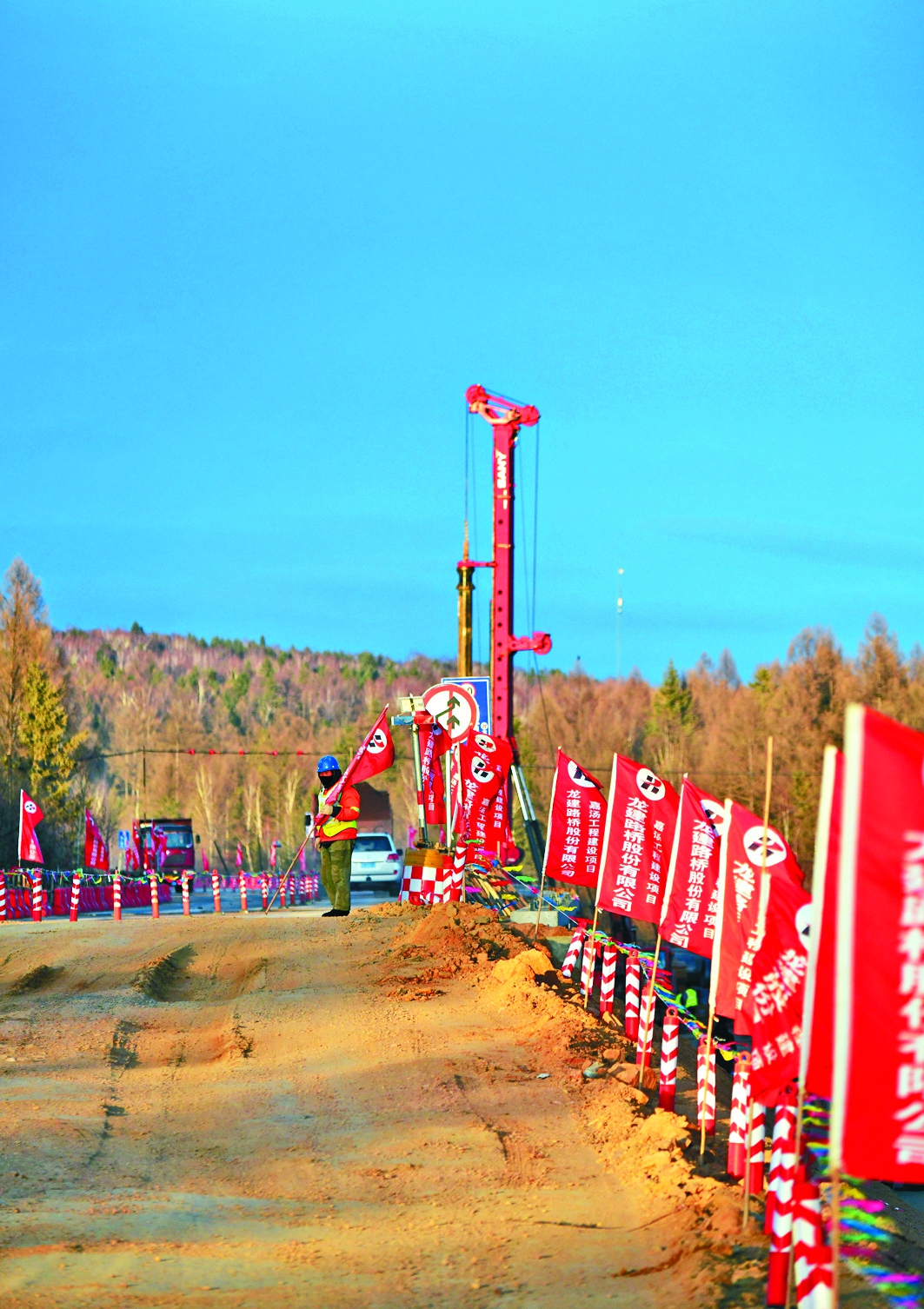 嘉湯公路24小時施工 跑出百日會戰“加速度”