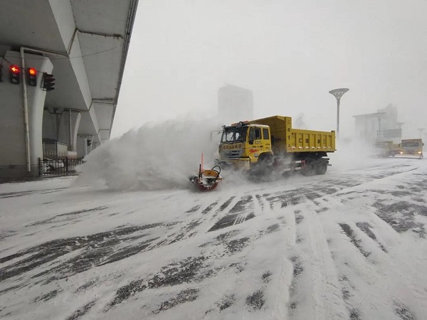 一座有冰雪更有溫度的城市 | 哈爾濱全城動員抗擊今冬首場暴風雪紀實