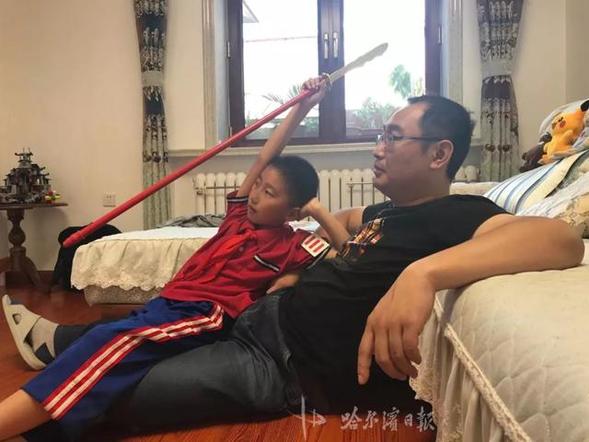 "看爸爸如何將白大褂變身為鎧甲！"哈爾濱醫生奔赴孝感前給10歲兒子留下一封親筆信