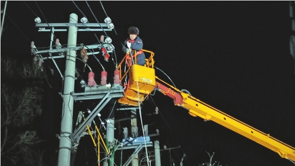 夜巡線路保供電