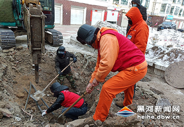 黑河市孫吳縣電業人“逆行”送光明