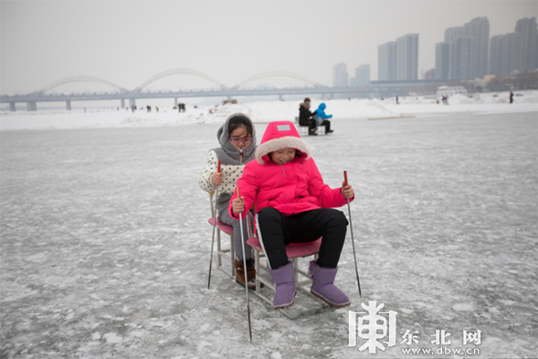 民俗情濃冰雪奇趣 哈爾濱冬日鐫刻“獨家記憶”