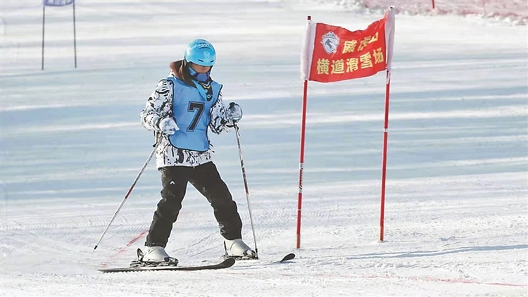 冰雪小勇士 雪場角逐