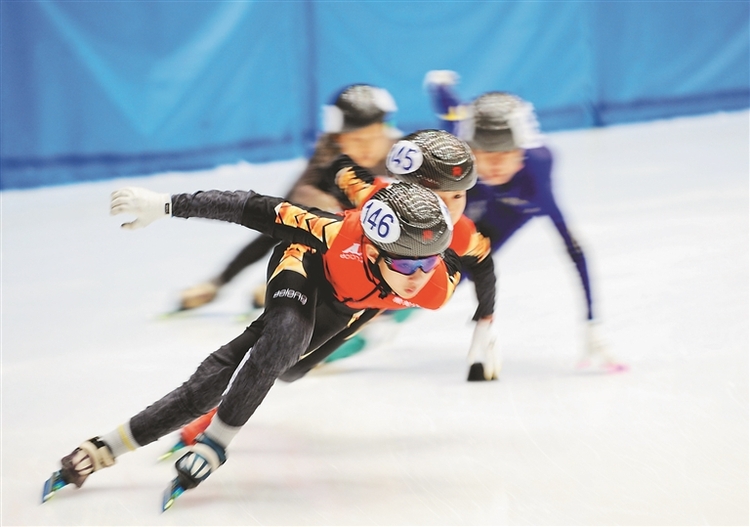 哈爾濱市擦亮中小學校園冰雪活動獨特品牌