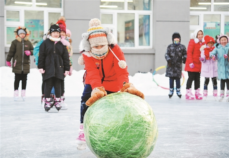 哈爾濱市擦亮中小學校園冰雪活動獨特品牌