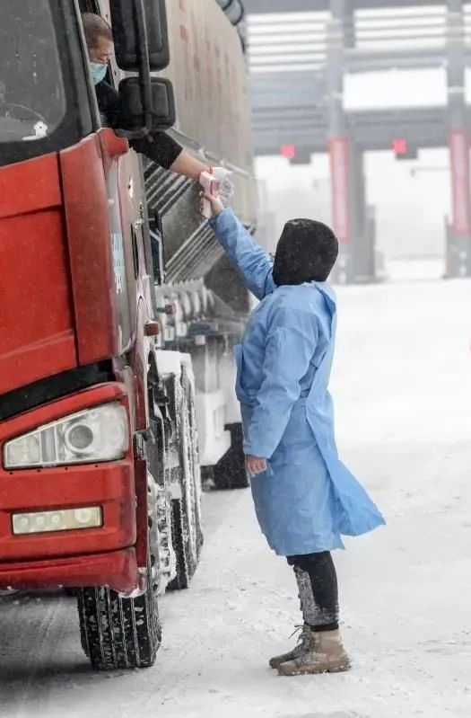 風雪戰疫人！因為有你，春天可期……