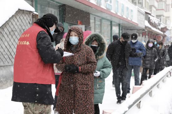 風雪戰疫人！因為有你，春天可期……