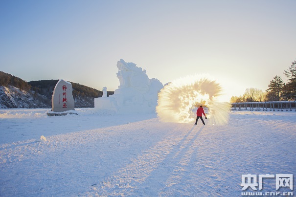 神州北極冰雪美景“醉”遊人