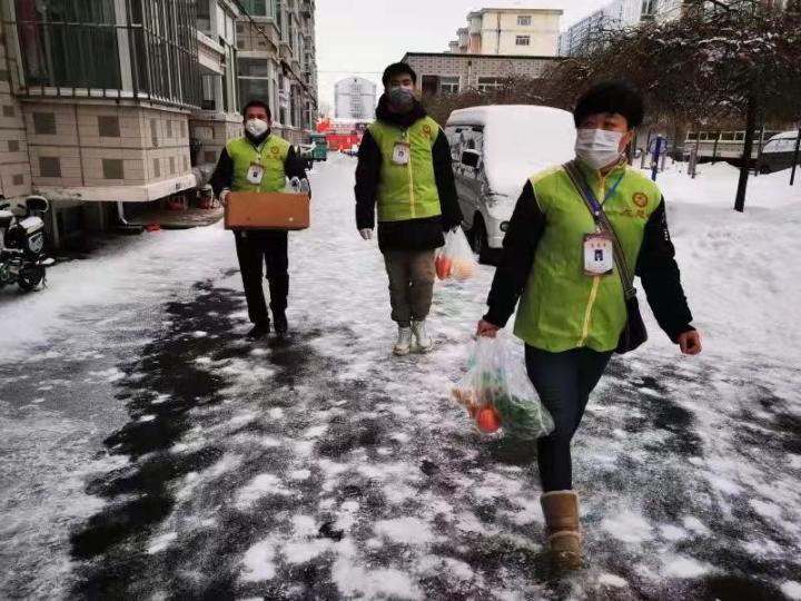 冰城有大愛 志願暖人心