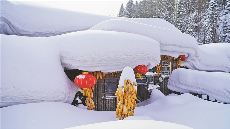 三月雪色依舊濃 春遊雪鄉正當時