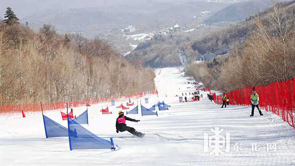 全國單板滑雪平行項目錦標賽落幕 黑龍江斬獲1金