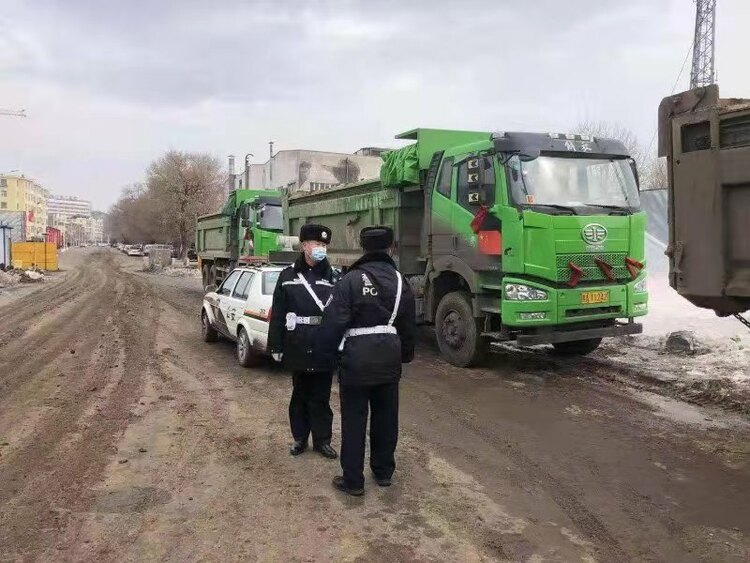 哈爾濱市平房交警大隊：規範貨運運輸行為  維護道路交通安全_fororder_32