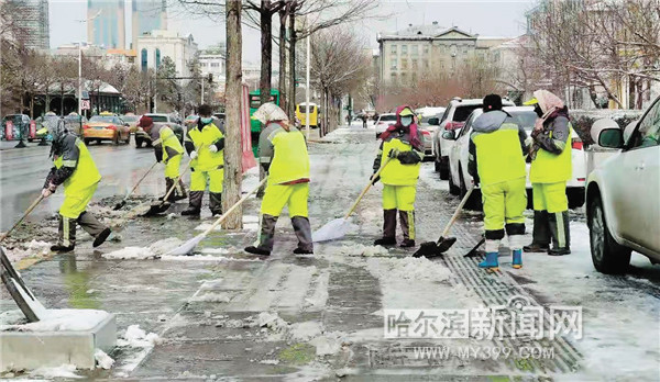 春雪滿空來 觸處似花開