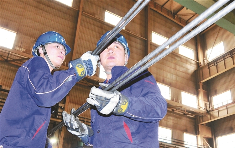 為龍江發展凝聚起主力軍磅薄力量