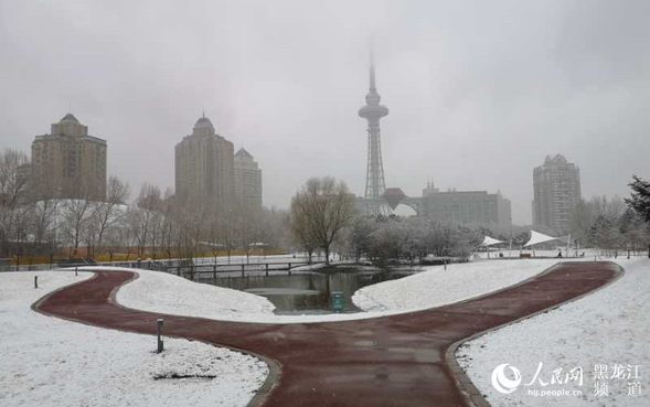 冰城四月迎春雪 最低氣溫跌至零下