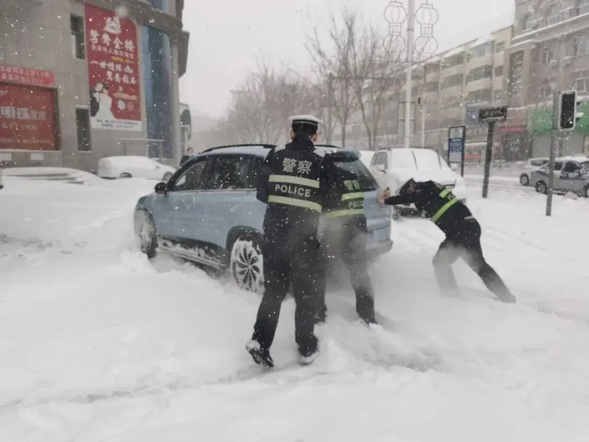 （急稿）【黑龍江】【供稿】黑河：全民總動員 浴“雪”奮戰保安全