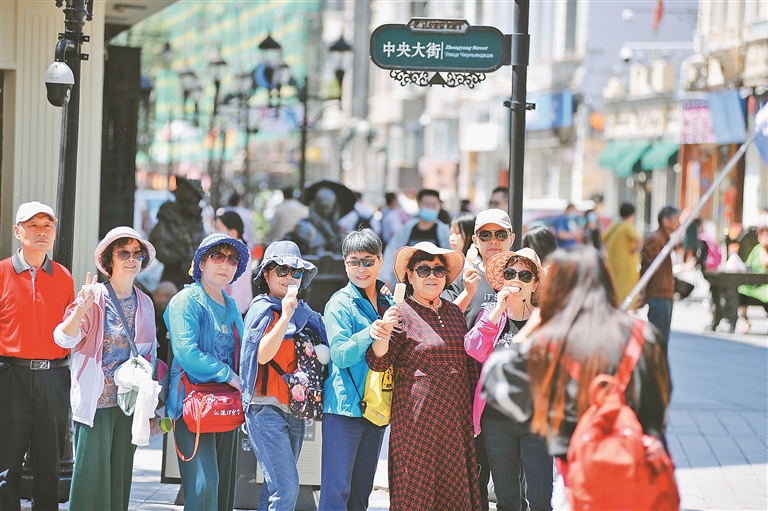 冰城旅遊升溫 冰棍大列巴熱銷